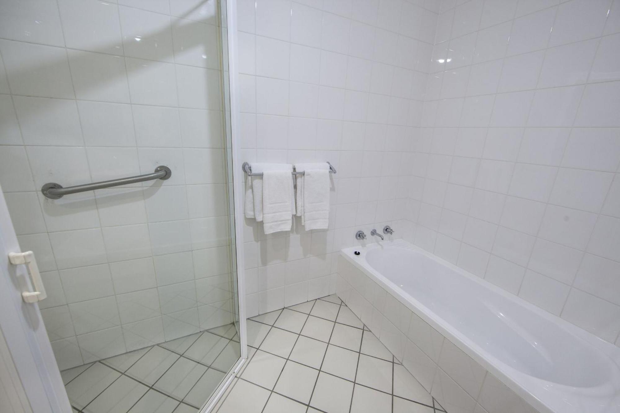 Redhill Cooma Motor Inn ภายนอก รูปภาพ