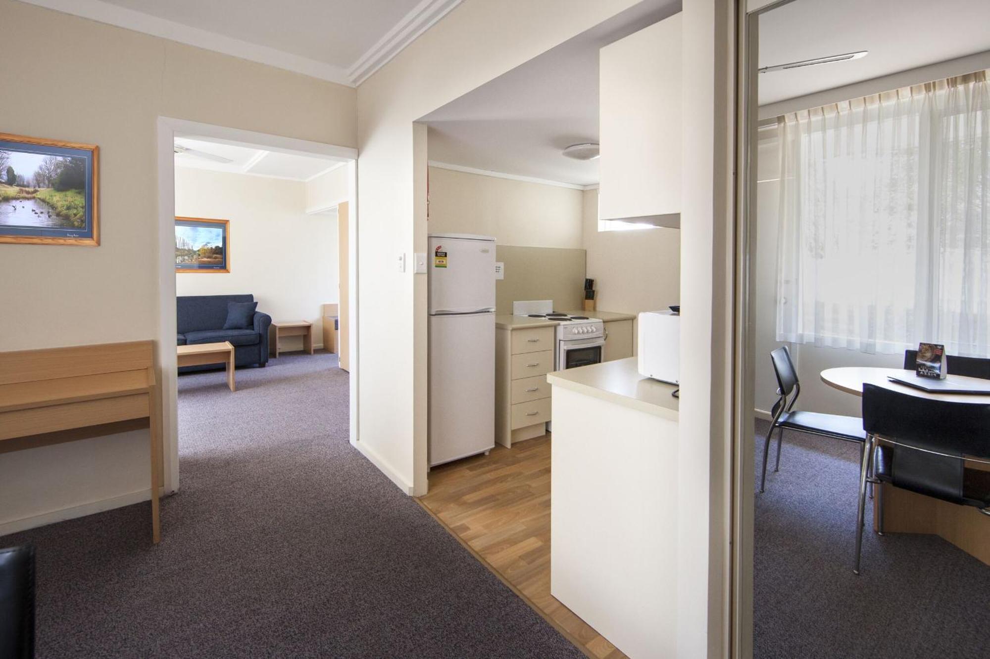 Redhill Cooma Motor Inn ภายนอก รูปภาพ