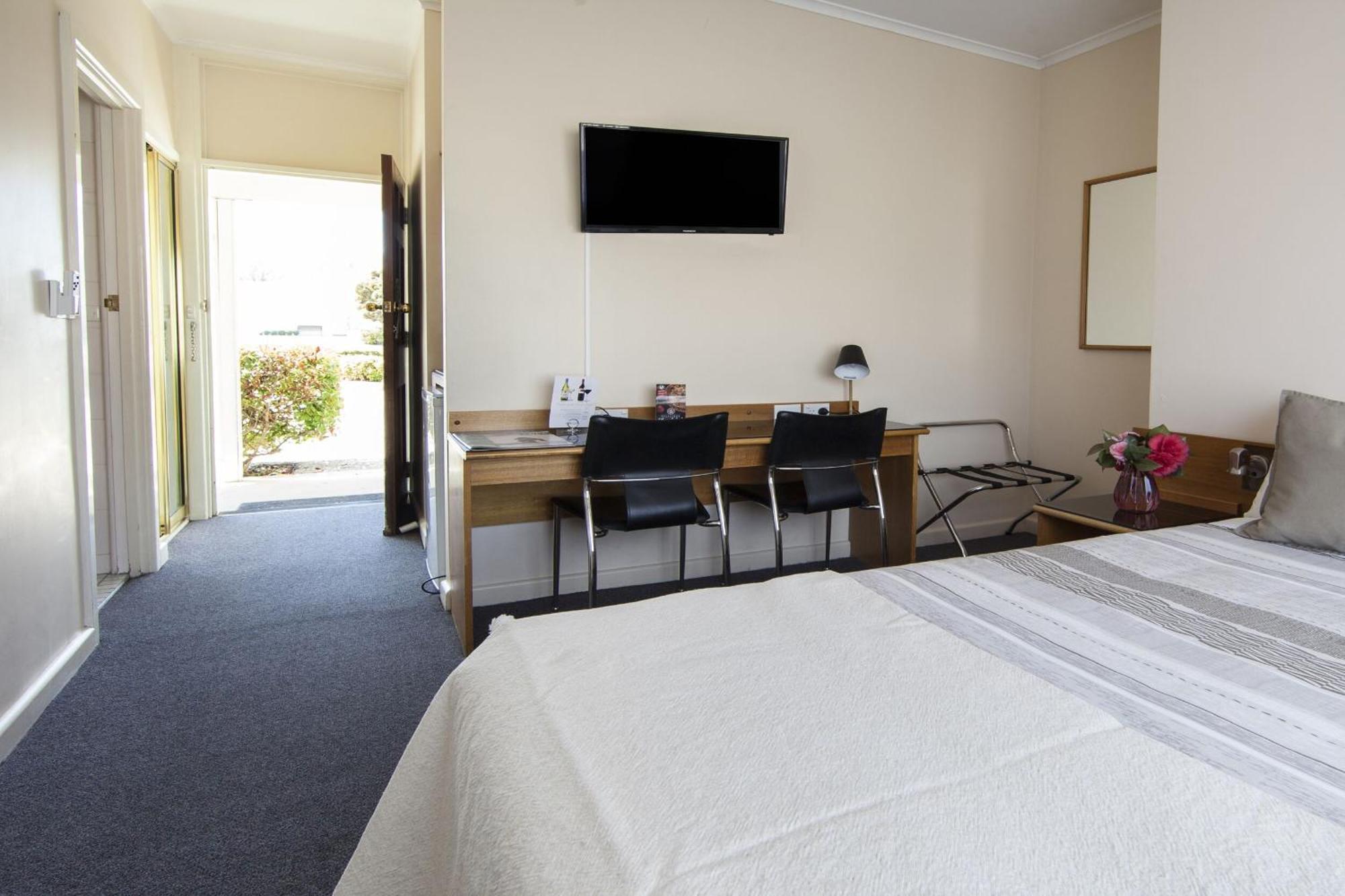 Redhill Cooma Motor Inn ภายนอก รูปภาพ