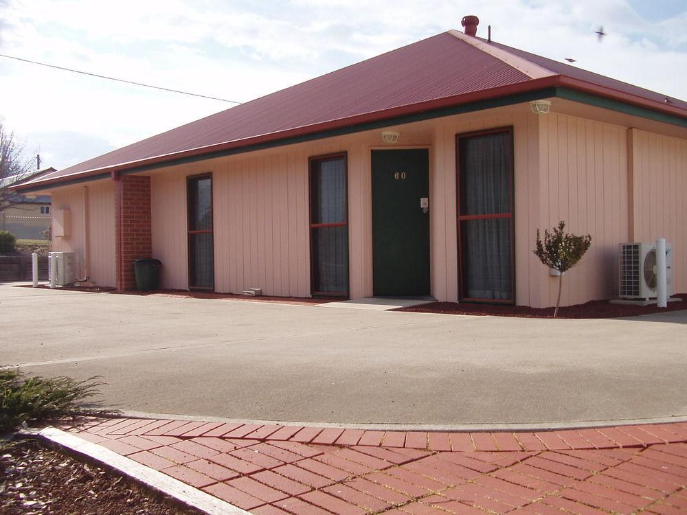 Redhill Cooma Motor Inn ภายนอก รูปภาพ
