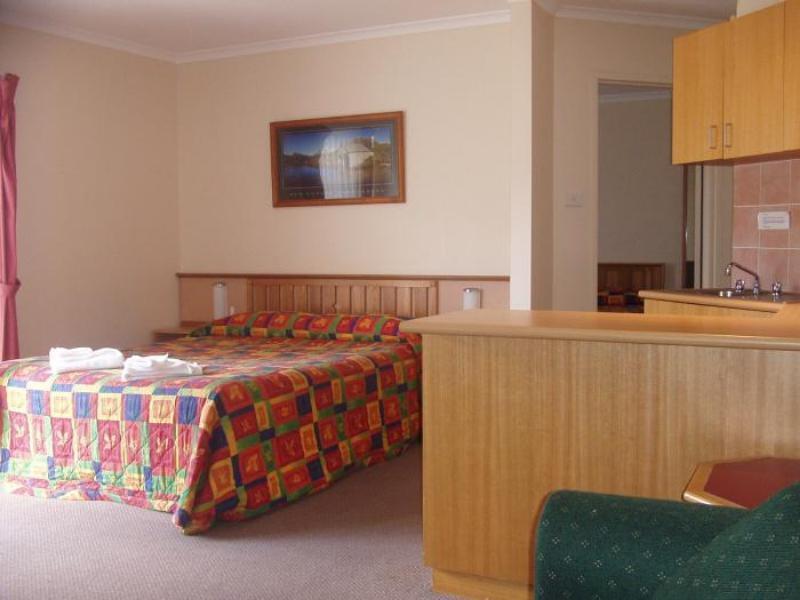 Redhill Cooma Motor Inn ภายนอก รูปภาพ