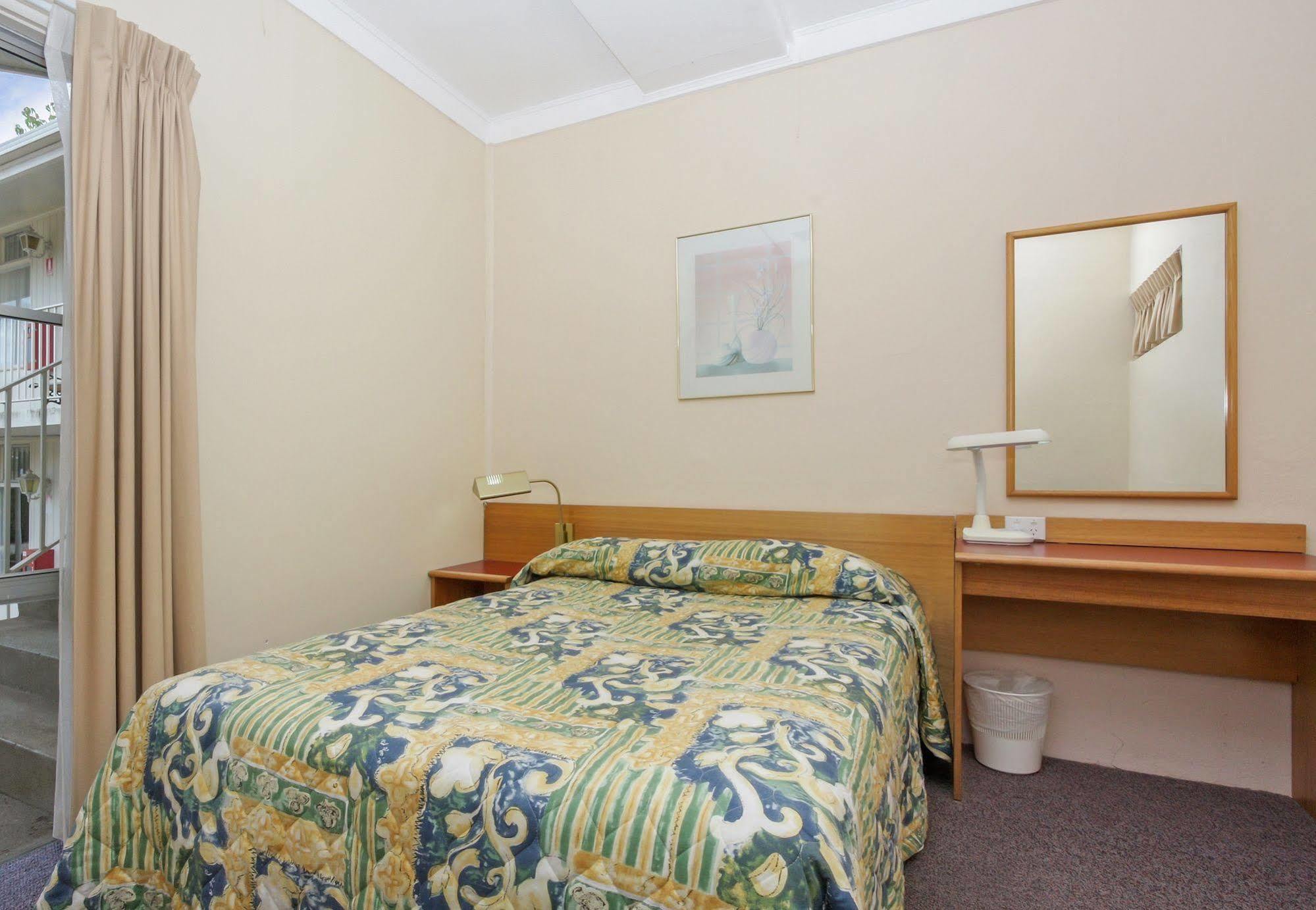 Redhill Cooma Motor Inn ภายนอก รูปภาพ