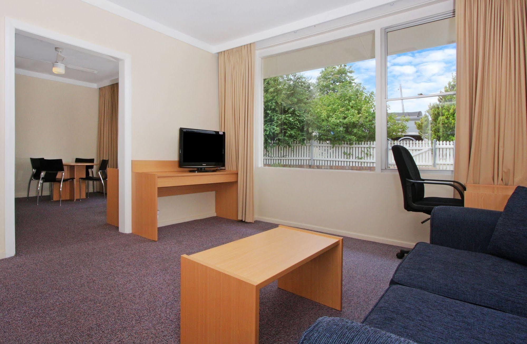 Redhill Cooma Motor Inn ภายนอก รูปภาพ
