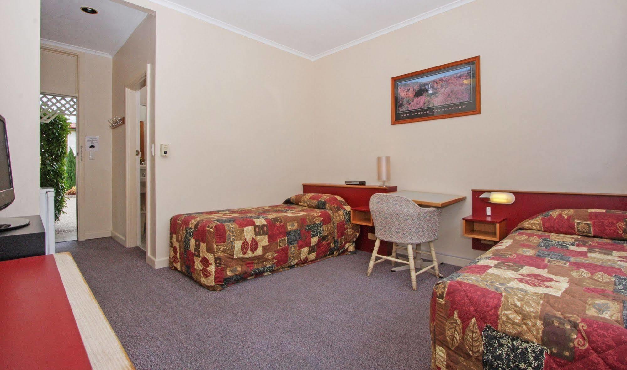 Redhill Cooma Motor Inn ภายนอก รูปภาพ