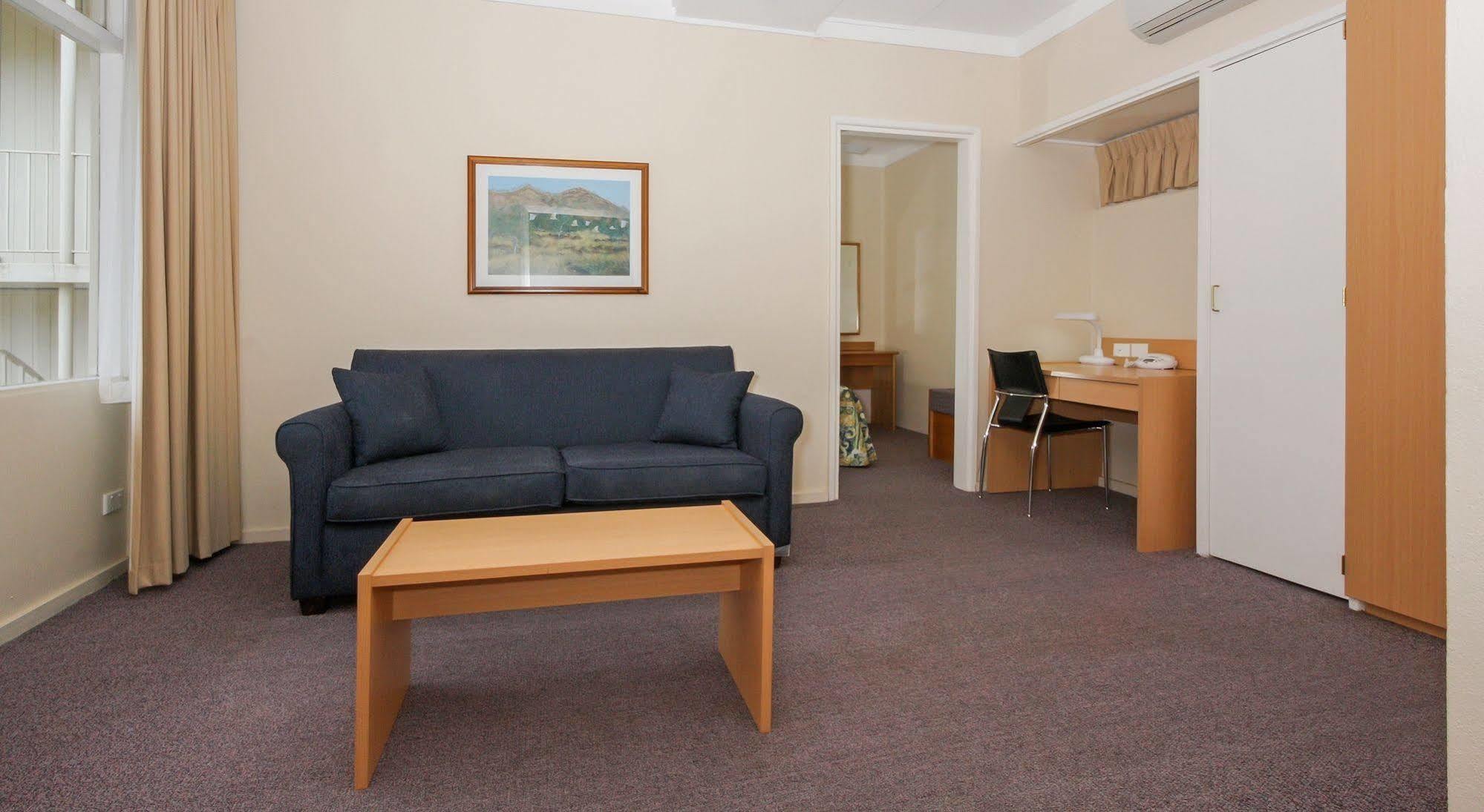 Redhill Cooma Motor Inn ภายนอก รูปภาพ