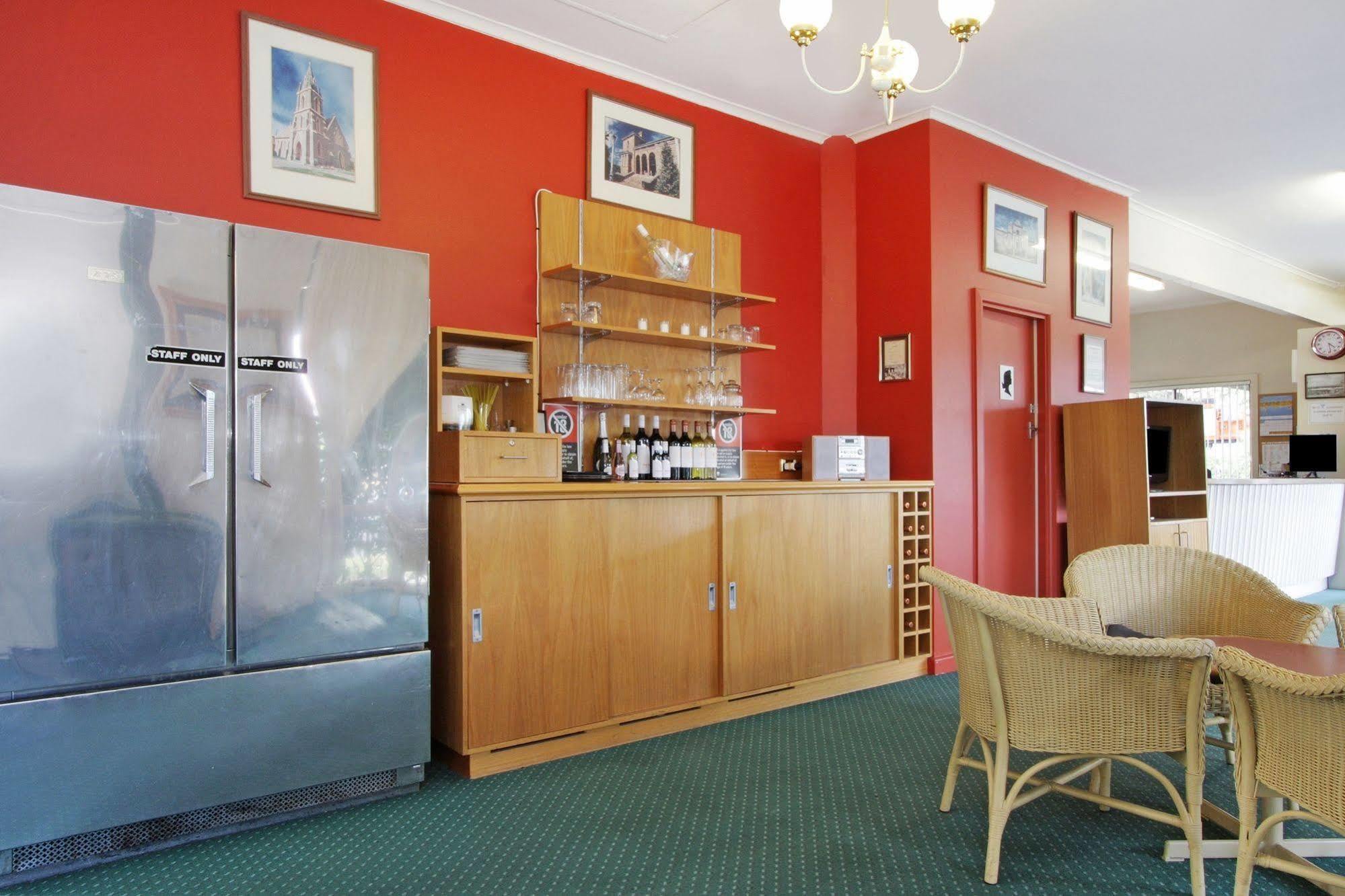Redhill Cooma Motor Inn ภายนอก รูปภาพ