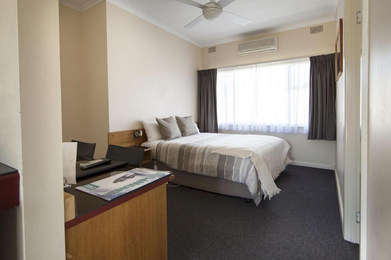 Redhill Cooma Motor Inn ภายนอก รูปภาพ
